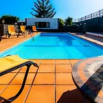 Leonard Villa