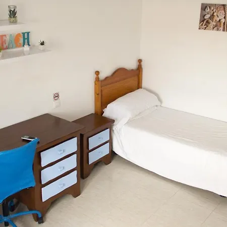 Leonard Villa Playa Blanca